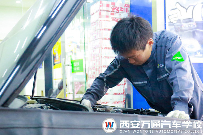 西安萬通汽車學(xué)校特訓(xùn)班學(xué)子赴企業(yè)進(jìn)行考核