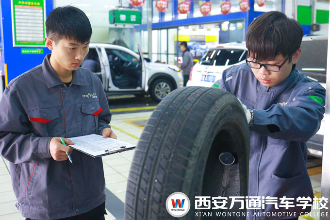 西安萬通汽車學(xué)校特訓(xùn)班學(xué)子赴企業(yè)進(jìn)行考核