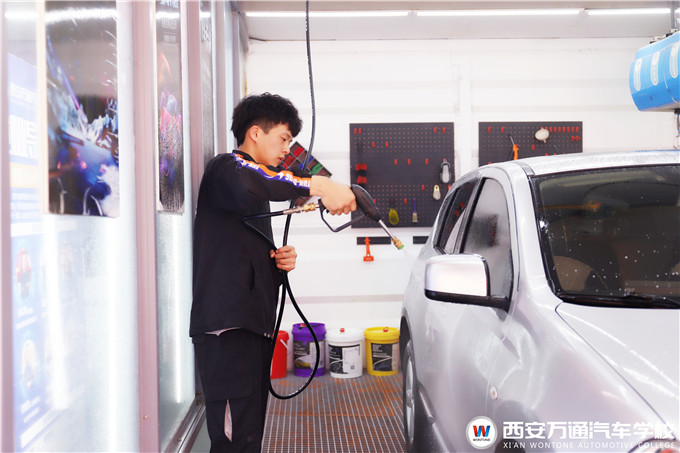 企業(yè)階段達(dá)標(biāo)考核，西安萬(wàn)通學(xué)子從容應(yīng)對(duì)